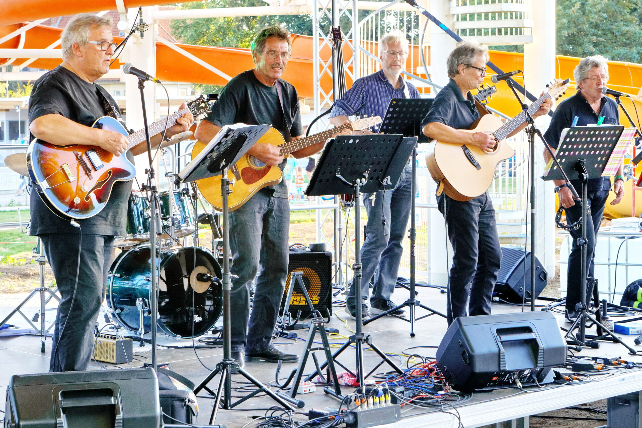 Tausende Freibadfans bei Einweihungs- und Beachparty 2018