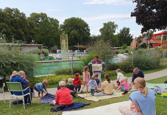 Vorlesestunden im Parkbad für Badegäste ab 4 Jahren – letzter Termin am 16.8.